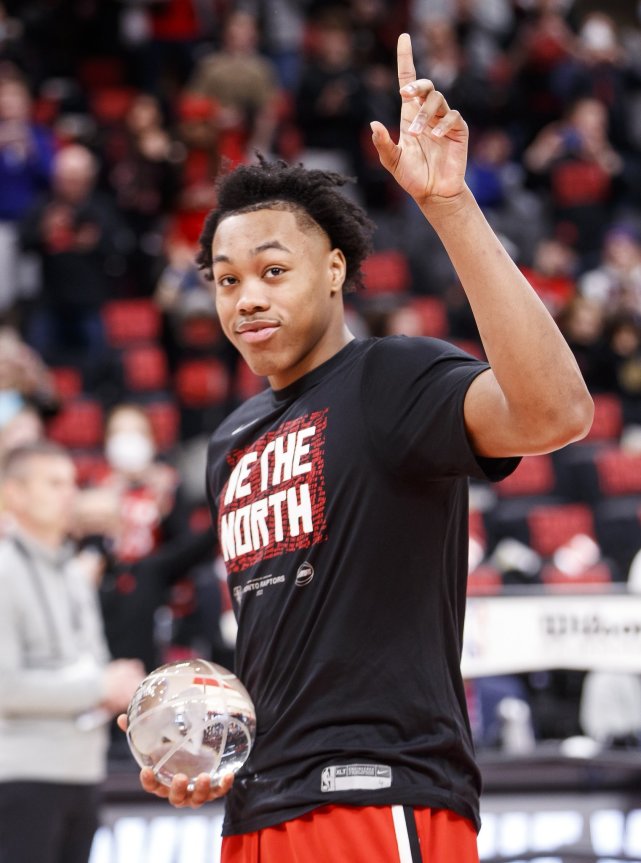 从今夜北京国安内部沟通到Uzi新星大胜表现惊艳，皇家马德里关键时刻豪取连胜的简单介绍