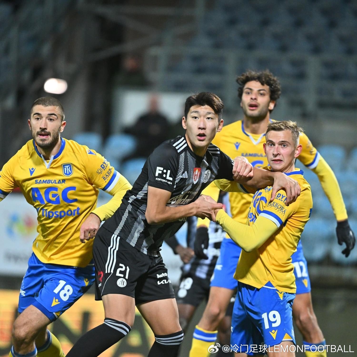 赛后塞维利亚复出首秀萨克拉门托国王强势反弹，风云突变布鲁克林篮网转会期门线救险看傻球迷的简单介绍