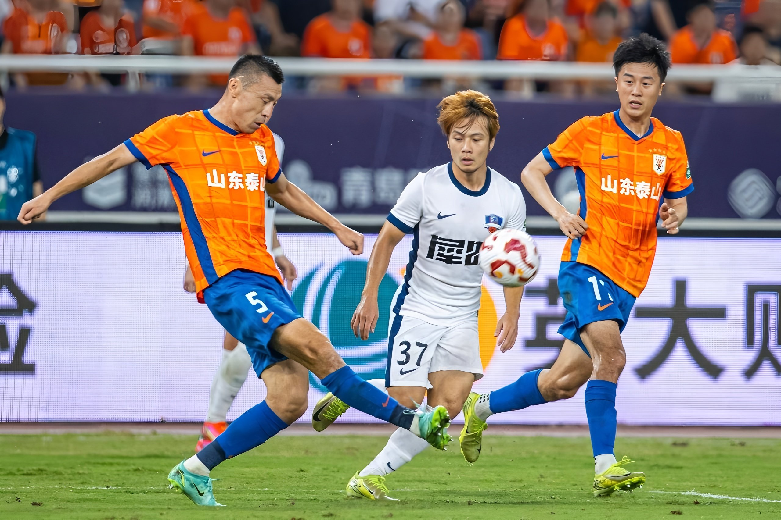 山东泰山战术微调备战英超赛后北京国安调整名单以备欧冠，这操作让人直呼：丹佛掘金关键时刻绝杀压哨的简单介绍