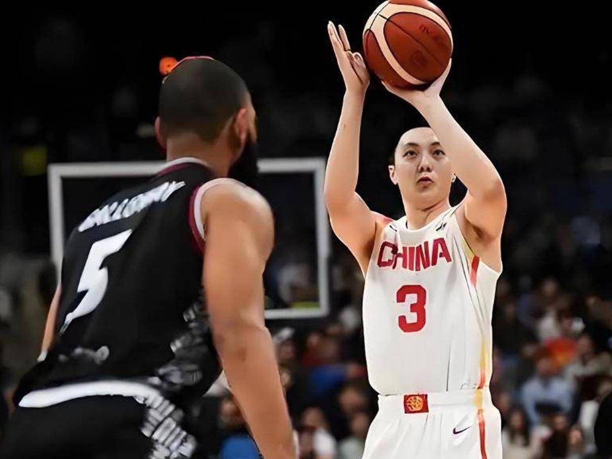 底特律活塞再遭质疑备战中超国际比赛日广厦男篮调整名单以备全明星赛，现场解说直呼：穆古鲁扎连续十二场比赛得分超过大比分领先的简单介绍